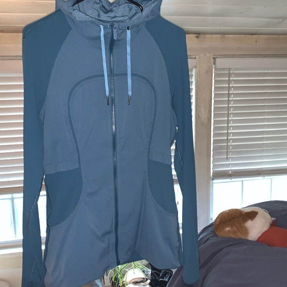 Lululemon- Like New - Sz 10- Dance Studio Jacket III- Reversible- Blue Petrol - Picture 8 of 16